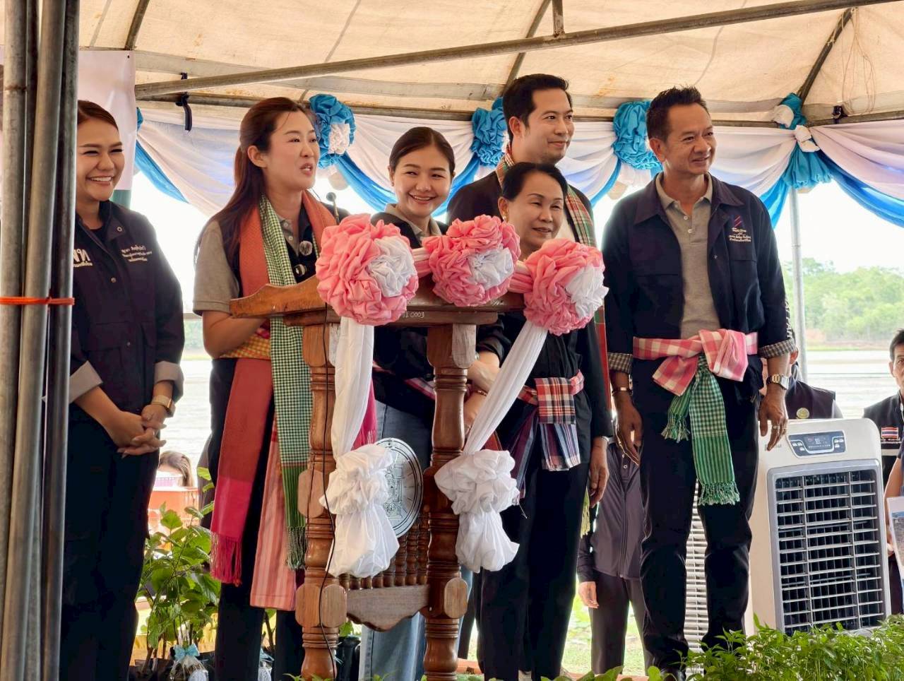title - ส.ป.ก. ร่วมติดตามรัฐมนตรีช่วยว่าการกระทรวงเกษตรและสหกรณ์ (นางสาวปิยะรัฐชย์ ติยะไพรัช) และคณะ ลงพื้นที่ตรวจราชการในพื้นที่จังหวัดร้อยเอ็ด